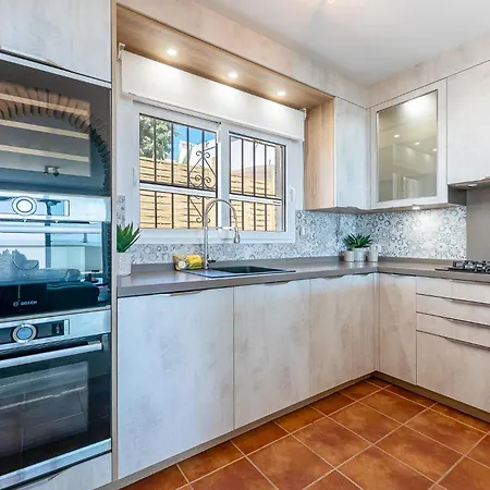 797 - Con Piscina, Jacuzzi Y Hermosas